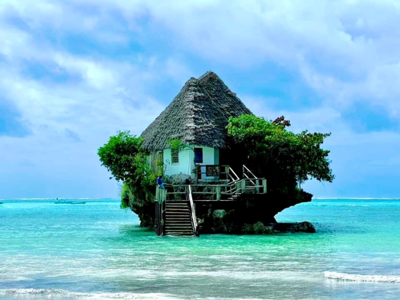 AGOSTO A ZANZIBAR